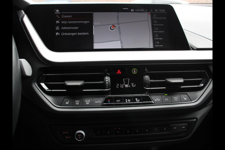 BMW 1-serie 118i M-Sport Climate Control Cruise control Stoelverwarming LED Parkeersensoren Apple carplay / Andriod auto Navigatie