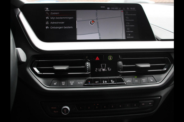 BMW 1-serie 118i M-Sport Climate Control Cruise control Stoelverwarming LED Parkeersensoren Apple carplay / Andriod auto Navigatie