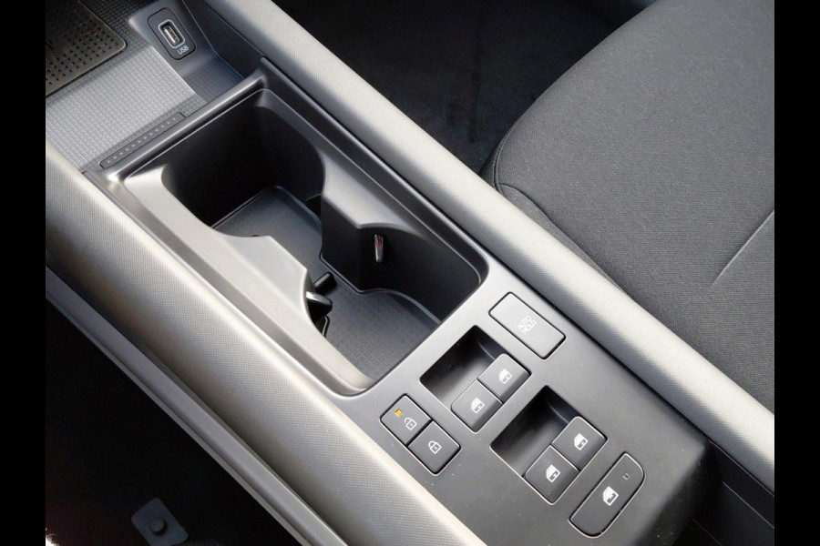Hyundai IONIQ 6 Connect 77.4 kWh VAN €56.290 VOOR €46.290 Hyundai IONIQ 6 Connect 77.4 kWh VAN €56.290 VOOR €46.290