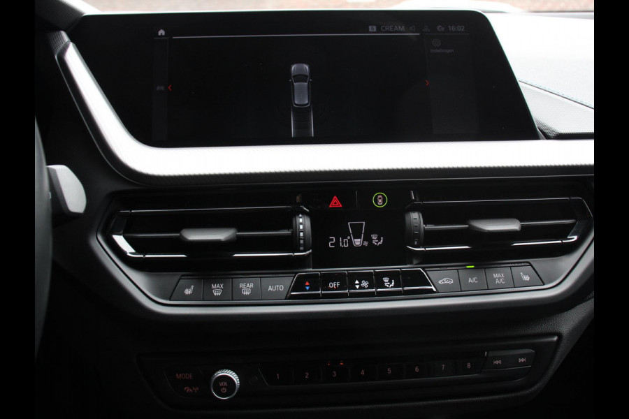 BMW 1-serie 118i M-Sport Climate Control Cruise control Stoelverwarming LED Parkeersensoren Apple carplay / Andriod auto Navigatie