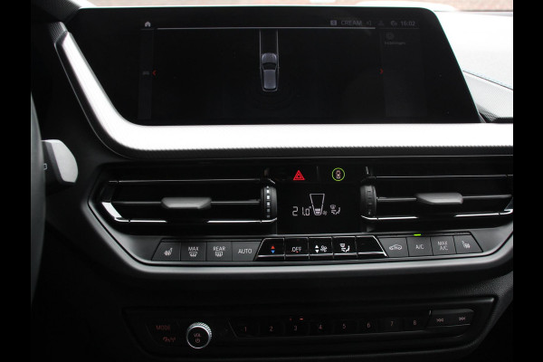 BMW 1-serie 118i M-Sport Climate Control Cruise control Stoelverwarming LED Parkeersensoren Apple carplay / Andriod auto Navigatie