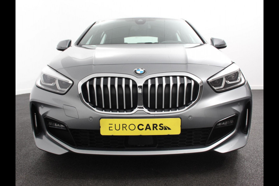 BMW 1-serie 118i M-Sport Climate Control Cruise control Stoelverwarming LED Parkeersensoren Apple carplay / Andriod auto Navigatie