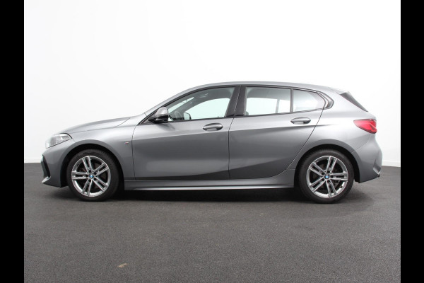 BMW 1-serie 118i M-Sport Climate Control Cruise control Stoelverwarming LED Parkeersensoren Apple carplay / Andriod auto Navigatie
