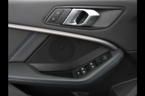 BMW 1-serie 118i M-Sport Climate Control Cruise control Stoelverwarming LED Parkeersensoren Apple carplay / Andriod auto Navigatie