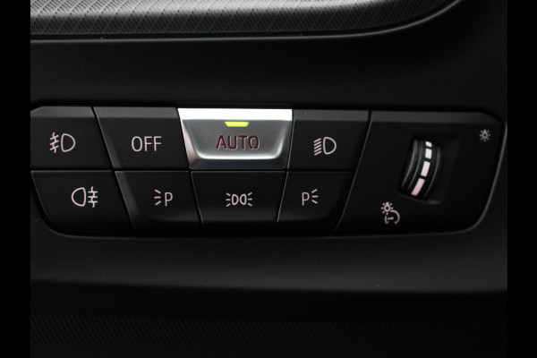 BMW 1-serie 118i M-Sport Climate Control Cruise control Stoelverwarming LED Parkeersensoren Apple carplay / Andriod auto Navigatie