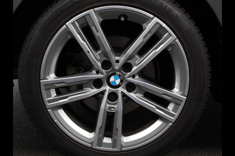 BMW 1-serie 118i M-Sport Climate Control Cruise control Stoelverwarming LED Parkeersensoren Apple carplay / Andriod auto Navigatie