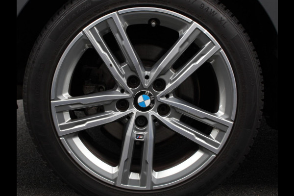 BMW 1-serie 118i M-Sport Climate Control Cruise control Stoelverwarming LED Parkeersensoren Apple carplay / Andriod auto Navigatie