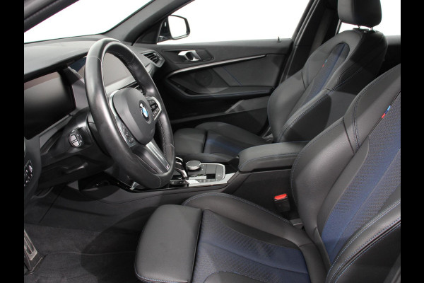 BMW 1-serie 118i M-Sport Climate Control Cruise control Stoelverwarming LED Parkeersensoren Apple carplay / Andriod auto Navigatie