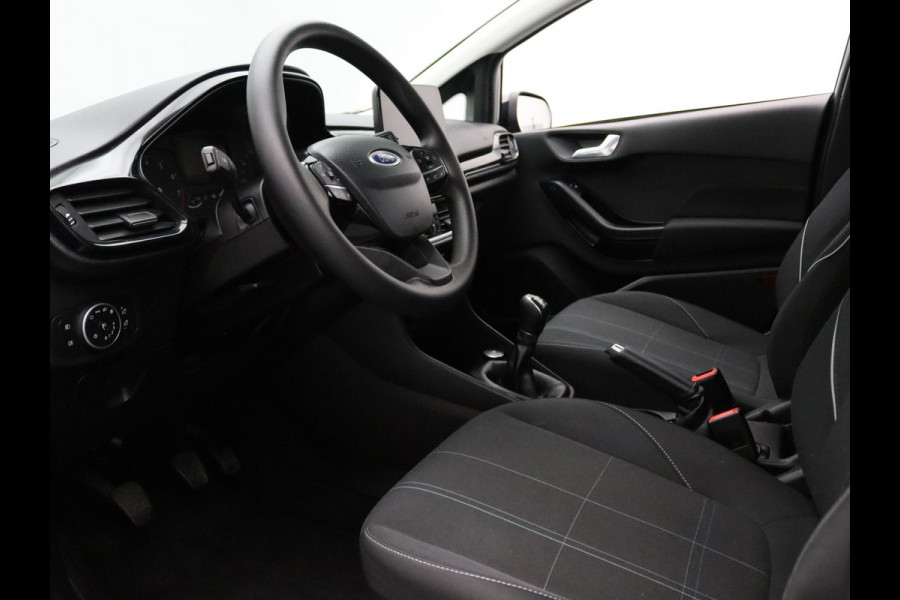 Ford Fiesta 85pk Trend Cruise | Climate | Carplay | Navi | Parkeersens. achter Ford Fiesta 85pk Trend Cruise | Climate | Carplay | Navi | Parkeersens. achter
