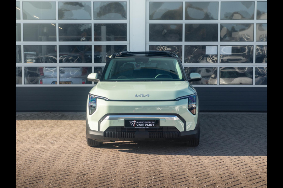 Kia EV3 Plus Advanced 81.4 kWh | Uit voorraad, dus snel rijden | 600km Rijbereik | Navi | 19" | Adapt. Cruise | Clima | Schuif/Kanteldak | Stoel&Stuurverw. | Priv Glass | BSM | Harman Kardon Kia EV3 Plus Advanced 81.4 kWh | Uit voorraad, dus snel rijden | 600km Rijbereik | Navi | 19" | Adapt. Cruise | Clima | Schuif/Kanteldak | Stoel&Stuurverw. | Priv Glass | BSM | Harman Kardon