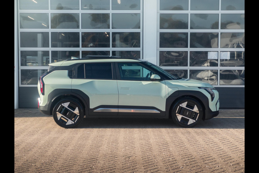 Kia EV3 Plus Advanced 81.4 kWh | Uit voorraad, dus snel rijden | 600km Rijbereik | Navi | 19" | Adapt. Cruise | Clima | Schuif/Kanteldak | Stoel&Stuurverw. | Priv Glass | BSM | Harman Kardon Kia EV3 Plus Advanced 81.4 kWh | Uit voorraad, dus snel rijden | 600km Rijbereik | Navi | 19" | Adapt. Cruise | Clima | Schuif/Kanteldak | Stoel&Stuurverw. | Priv Glass | BSM | Harman Kardon