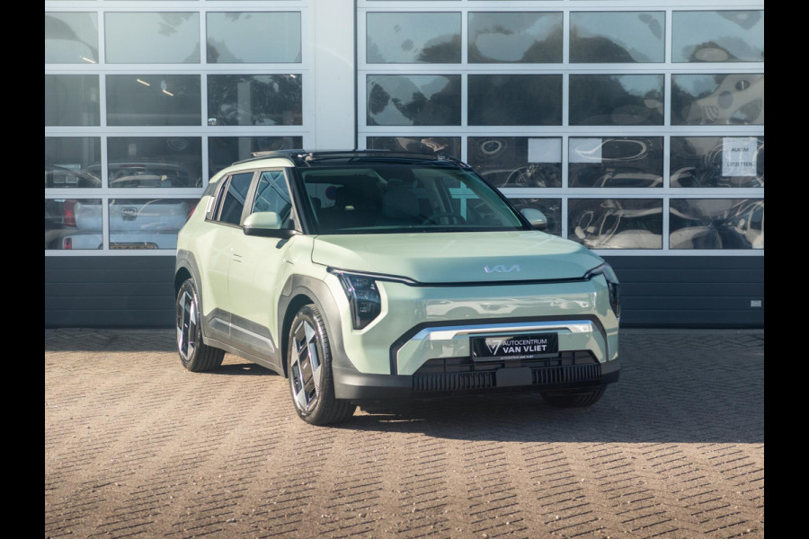 Kia EV3 Plus Advanced 81.4 kWh | Uit voorraad, dus snel rijden | 600km Rijbereik | Navi | 19" | Adapt. Cruise | Clima | Schuif/Kanteldak | Stoel&Stuurverw. | Priv Glass | BSM | Harman Kardon Kia EV3 Plus Advanced 81.4 kWh | Uit voorraad, dus snel rijden | 600km Rijbereik | Navi | 19" | Adapt. Cruise | Clima | Schuif/Kanteldak | Stoel&Stuurverw. | Priv Glass | BSM | Harman Kardon