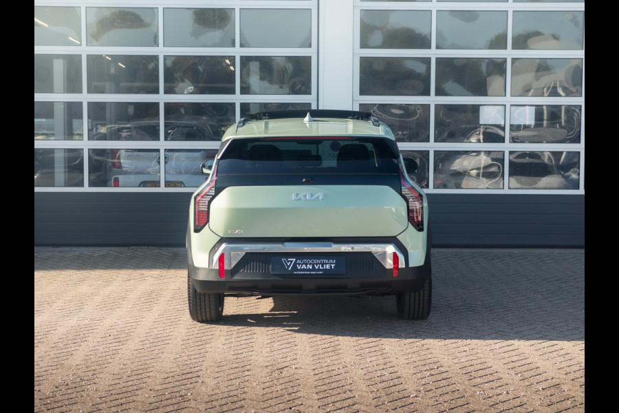 Kia EV3 Plus Advanced 81.4 kWh | Uit voorraad, dus snel rijden | 600km Rijbereik | Navi | 19" | Adapt. Cruise | Clima | Schuif/Kanteldak | Stoel&Stuurverw. | Priv Glass | BSM | Harman Kardon Kia EV3 Plus Advanced 81.4 kWh | Uit voorraad, dus snel rijden | 600km Rijbereik | Navi | 19" | Adapt. Cruise | Clima | Schuif/Kanteldak | Stoel&Stuurverw. | Priv Glass | BSM | Harman Kardon