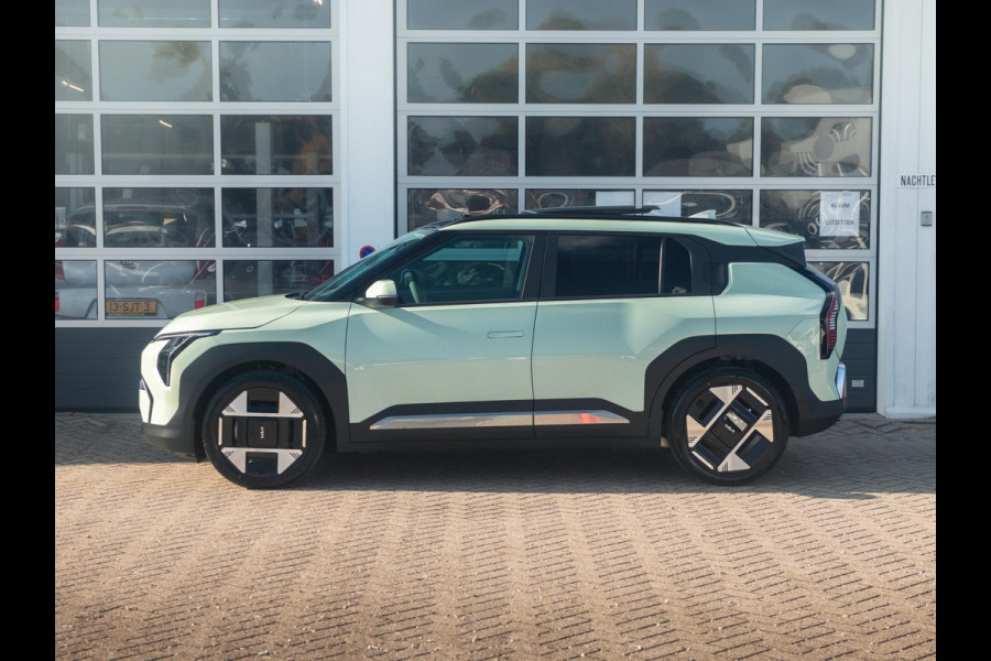 Kia EV3 Plus Advanced 81.4 kWh | Uit voorraad, dus snel rijden | 600km Rijbereik | Navi | 19" | Adapt. Cruise | Clima | Schuif/Kanteldak | Stoel&Stuurverw. | Priv Glass | BSM | Harman Kardon Kia EV3 Plus Advanced 81.4 kWh | Uit voorraad, dus snel rijden | 600km Rijbereik | Navi | 19" | Adapt. Cruise | Clima | Schuif/Kanteldak | Stoel&Stuurverw. | Priv Glass | BSM | Harman Kardon