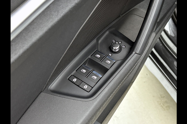 Audi A3 Sportback 35 TFSI S edition (STOELVERWARMING, SPORTSTOELEN, LED, CLIMA, 1e EIGENAAR, GOED ONDERHOUDEN) Audi A3 Sportback 35 TFSI S edition (STOELVERWARMING, SPORTSTOELEN, LED, CLIMA, 1e EIGENAAR, GOED ONDERHOUDEN)