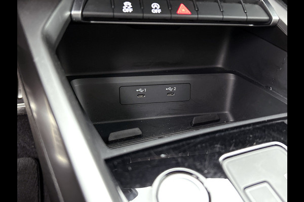 Audi A3 Sportback 35 TFSI S edition (STOELVERWARMING, SPORTSTOELEN, LED, CLIMA, 1e EIGENAAR, GOED ONDERHOUDEN) Audi A3 Sportback 35 TFSI S edition (STOELVERWARMING, SPORTSTOELEN, LED, CLIMA, 1e EIGENAAR, GOED ONDERHOUDEN)