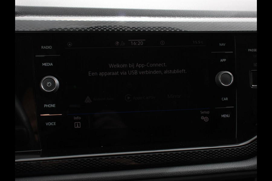 Volkswagen Taigo 1.0 TSI 110pk DSG Life Plus | Navigatie | Apple Carplay/Android Auto | Digitale Cockpit | Adaptive Cruise Control | Dab | Verwarmde stoelen