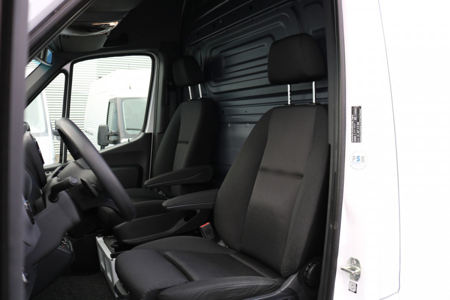 Mercedes-Benz eSprinter L2 H2 55 kWh Airco 270gr Achterdeuren Mercedes-Benz eSprinter L2 H2 55 kWh Airco 270gr Achterdeuren