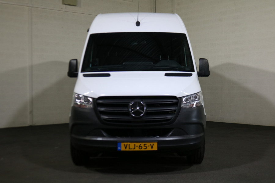 Mercedes-Benz eSprinter L2 H2 55 kWh Airco 270gr Achterdeuren Mercedes-Benz eSprinter L2 H2 55 kWh Airco 270gr Achterdeuren