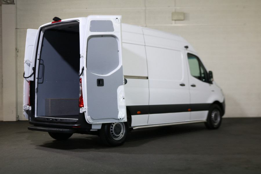 Mercedes-Benz eSprinter L2 H2 55 kWh Airco 270gr Achterdeuren Mercedes-Benz eSprinter L2 H2 55 kWh Airco 270gr Achterdeuren