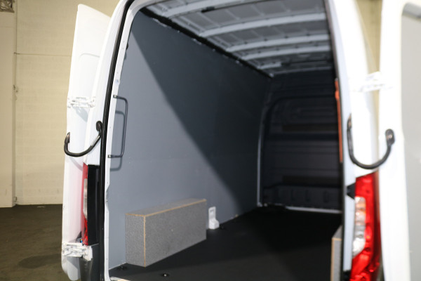 Mercedes-Benz eSprinter L2 H2 55 kWh Airco 270gr Achterdeuren Mercedes-Benz eSprinter L2 H2 55 kWh Airco 270gr Achterdeuren