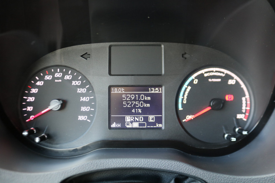Mercedes-Benz eSprinter L2 H2 55 kWh Airco 270gr Achterdeuren Mercedes-Benz eSprinter L2 H2 55 kWh Airco 270gr Achterdeuren