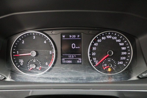 Volkswagen Transporter 2.0 TDI L2H1 DC Highline Automaat Navigatie, Cruise, Trekhaak, DAB, PDC, Bluetooth