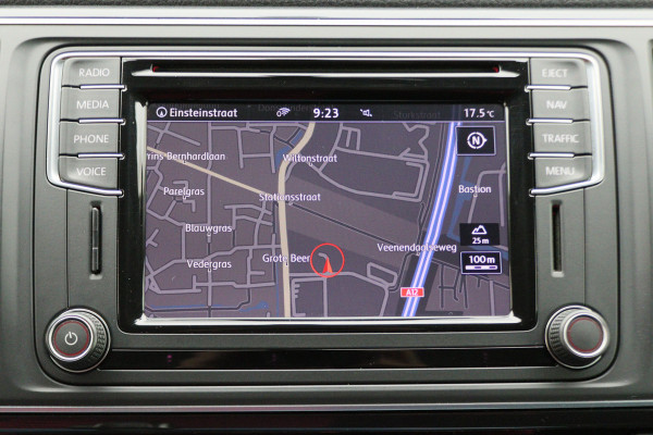 Volkswagen Transporter 2.0 TDI L2H1 DC Highline Automaat Navigatie, Cruise, Trekhaak, DAB, PDC, Bluetooth