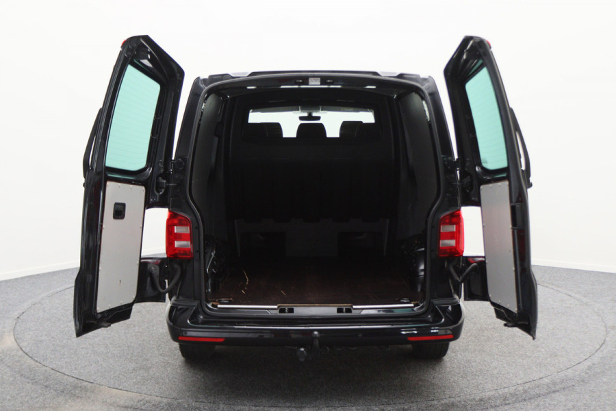 Volkswagen Transporter 2.0 TDI L2H1 DC Highline Automaat Navigatie, Cruise, Trekhaak, DAB, PDC, Bluetooth