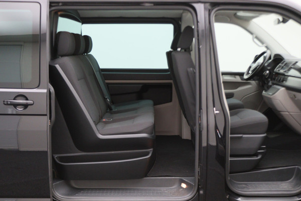 Volkswagen Transporter 2.0 TDI L2H1 DC Highline Automaat Navigatie, Cruise, Trekhaak, DAB, PDC, Bluetooth