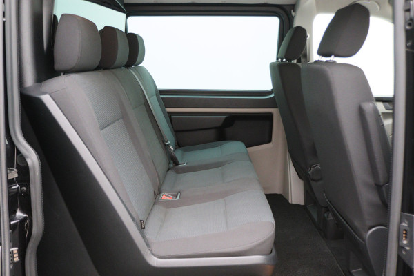 Volkswagen Transporter 2.0 TDI L2H1 DC Highline Automaat Navigatie, Cruise, Trekhaak, DAB, PDC, Bluetooth