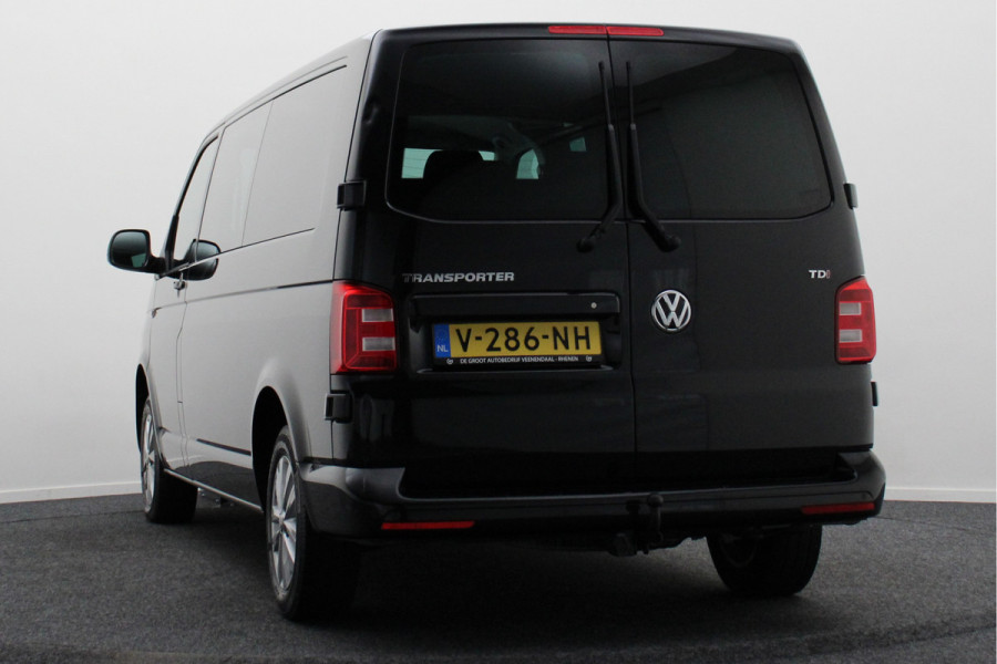 Volkswagen Transporter 2.0 TDI L2H1 DC Highline Automaat Navigatie, Cruise, Trekhaak, DAB, PDC, Bluetooth