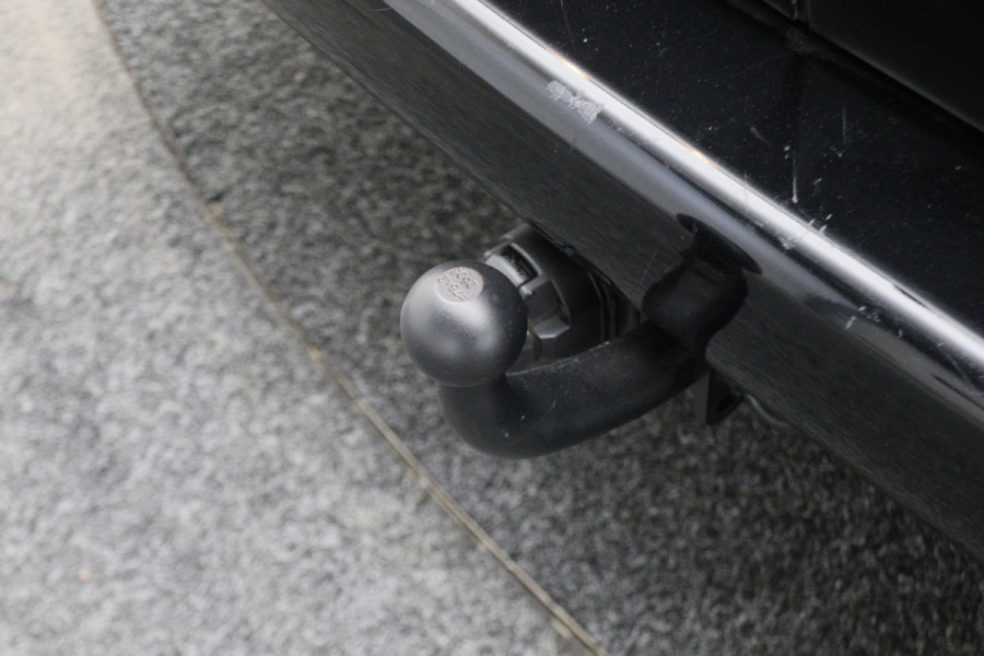 Volkswagen Transporter 2.0 TDI L2H1 DC Highline Automaat Navigatie, Cruise, Trekhaak, DAB, PDC, Bluetooth