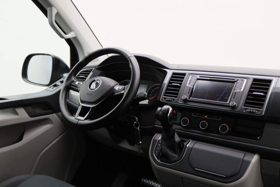Volkswagen Transporter 2.0 TDI L2H1 DC Highline Automaat Navigatie, Cruise, Trekhaak, DAB, PDC, Bluetooth