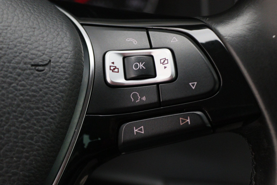 Volkswagen Transporter 2.0 TDI L2H1 DC Highline Automaat Navigatie, Cruise, Trekhaak, DAB, PDC, Bluetooth