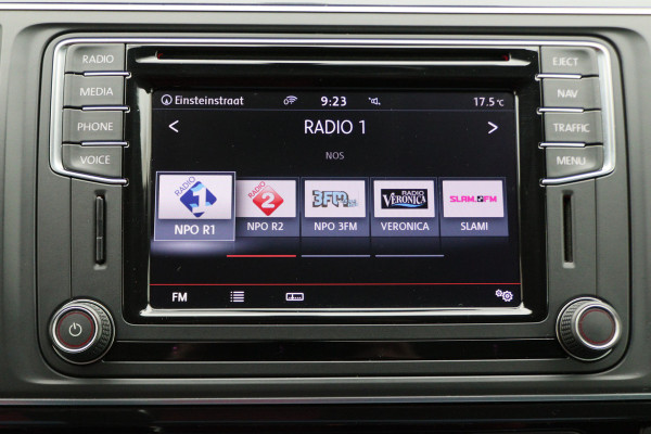 Volkswagen Transporter 2.0 TDI L2H1 DC Highline Automaat Navigatie, Cruise, Trekhaak, DAB, PDC, Bluetooth