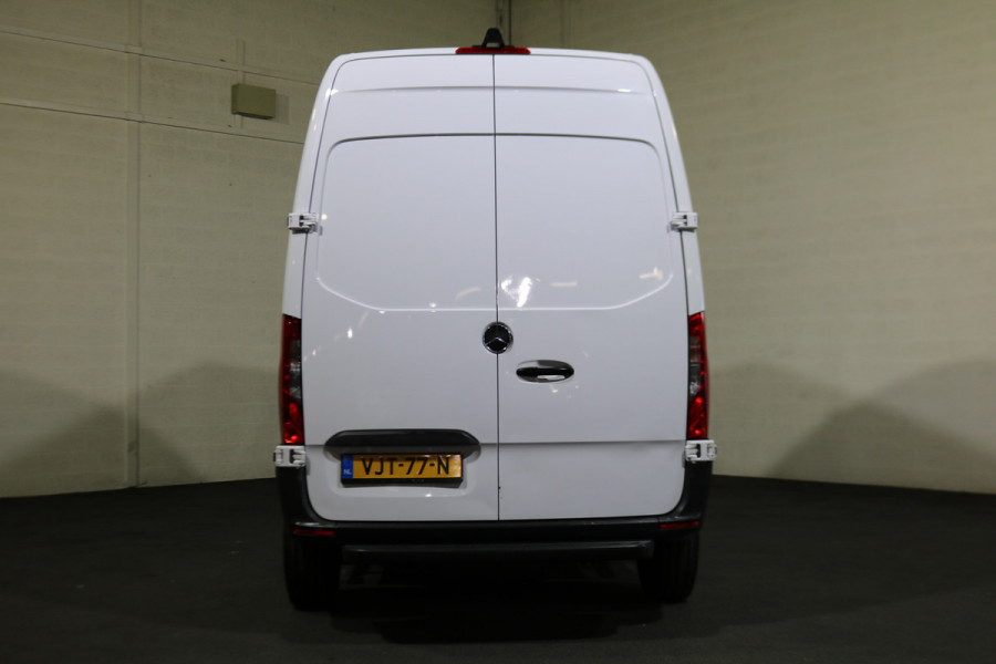 Mercedes-Benz eSprinter L2 H2 55 kWh Airco 270gr Achterdeuren Mercedes-Benz eSprinter L2 H2 55 kWh Airco 270gr Achterdeuren
