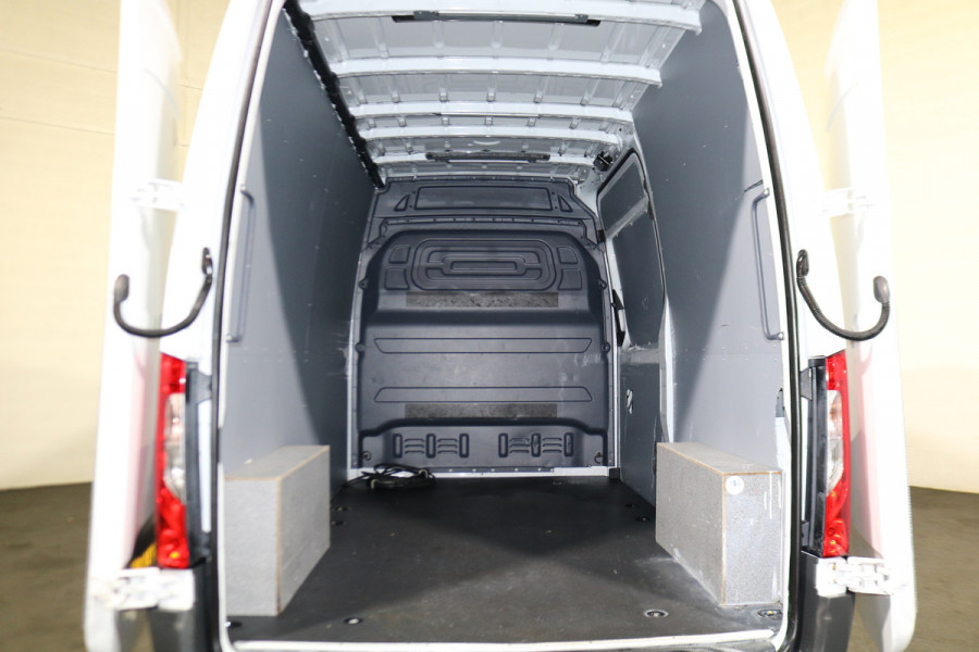 Mercedes-Benz eSprinter L2 H2 55 kWh Airco 270gr Achterdeuren Mercedes-Benz eSprinter L2 H2 55 kWh Airco 270gr Achterdeuren