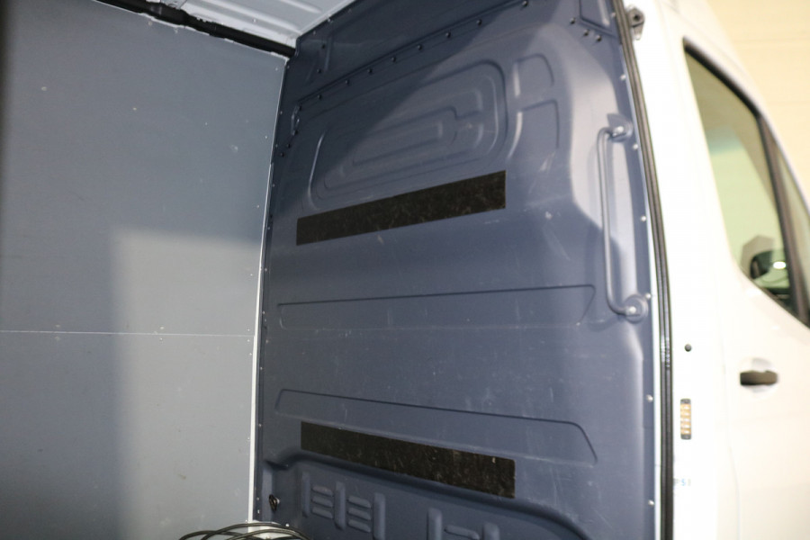Mercedes-Benz eSprinter L2 H2 55 kWh Airco 270gr Achterdeuren Mercedes-Benz eSprinter L2 H2 55 kWh Airco 270gr Achterdeuren