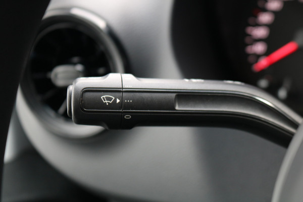 Mercedes-Benz eSprinter L2 H2 55 kWh Airco 270gr Achterdeuren Mercedes-Benz eSprinter L2 H2 55 kWh Airco 270gr Achterdeuren