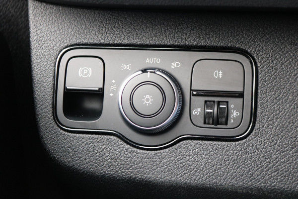 Mercedes-Benz eSprinter L2 H2 55 kWh Airco 270gr Achterdeuren Mercedes-Benz eSprinter L2 H2 55 kWh Airco 270gr Achterdeuren