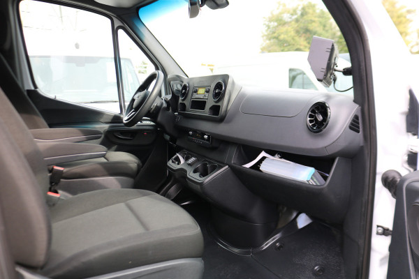 Mercedes-Benz eSprinter L2 H2 55 kWh Airco 270gr Achterdeuren Mercedes-Benz eSprinter L2 H2 55 kWh Airco 270gr Achterdeuren