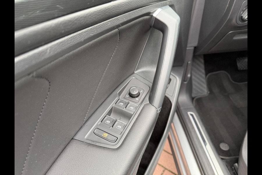 Volkswagen Tiguan Allspace 1.5 TSI Highline 7p. DSG Highline | R-line | Pano dak