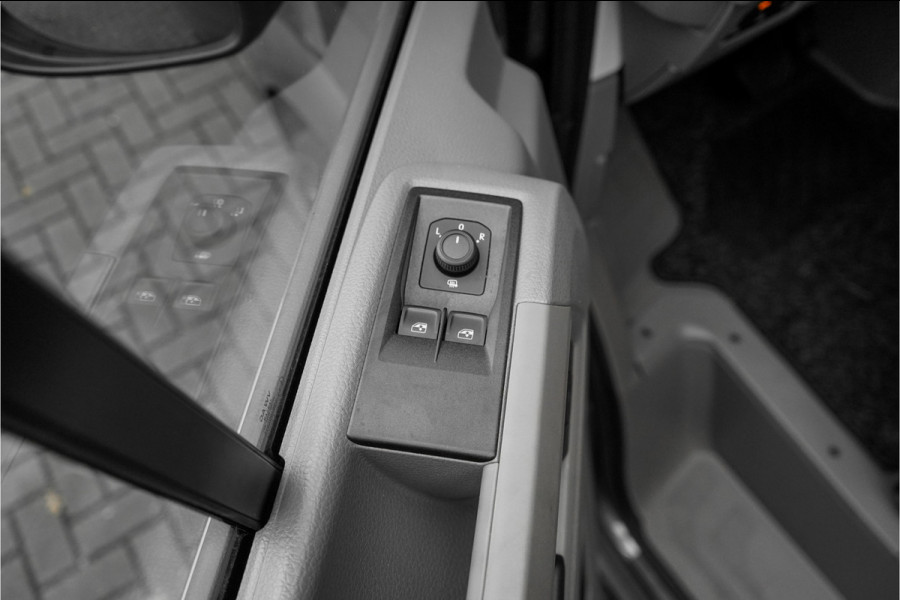 Volkswagen Crafter 35 2.0 TDI L3H2 Black Pack Vol+ ACC Dubbel Schuifdeur Facelift LED