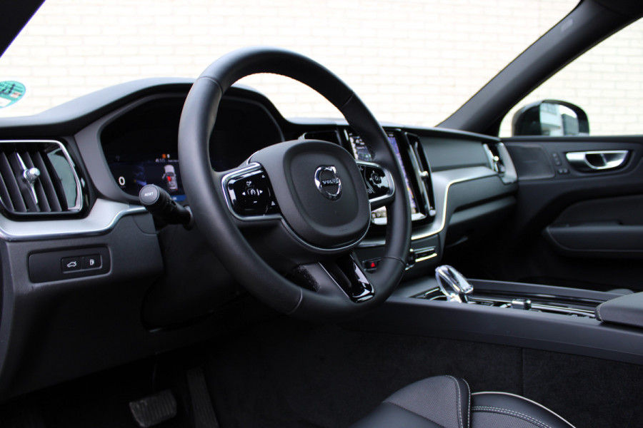 Volvo XC60 2.0 T6 Plug-in hybrid AWD Plus Black Edition | Trekhaak | 360 Camera | H&K | BLIS | Volvo XC60 2.0 T6 Plug-in hybrid AWD Plus Black Edition | Trekhaak | 360 Camera | H&K | BLIS |