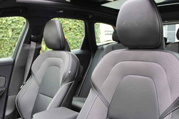 Volvo XC60 2.0 T6 Plug-in hybrid AWD Plus Black Edition | Trekhaak | 360 Camera | H&K | BLIS | Volvo XC60 2.0 T6 Plug-in hybrid AWD Plus Black Edition | Trekhaak | 360 Camera | H&K | BLIS |