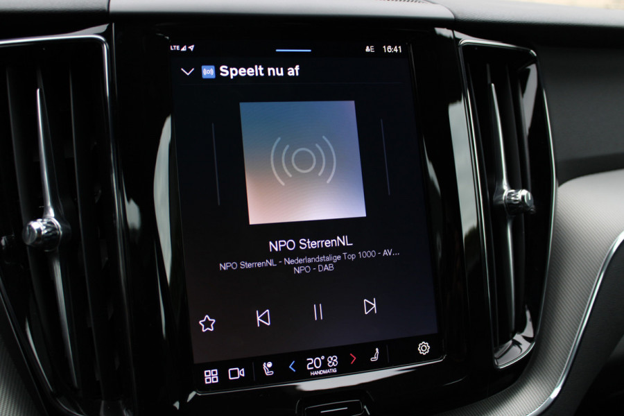 Volvo XC60 2.0 T6 Plug-in hybrid AWD Plus Black Edition | Trekhaak | 360 Camera | H&K | BLIS | Volvo XC60 2.0 T6 Plug-in hybrid AWD Plus Black Edition | Trekhaak | 360 Camera | H&K | BLIS |