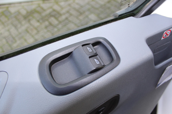 Ford Transit 290 2.0-105pk TDCI L2H2 Ambiente. Compleet ingerichte Ford Transit ! Camera, pdc v+a, airco, ladder achterd., opstaptrede met trekhaak, imperiaal met ladder, omvormer naar 220V, etc etc. Ford Transit 290 2.0-105pk TDCI L2H2 Ambiente. Compleet ingerichte Ford Transit ! Camera, pdc v+a, airco, ladder achterd., opstaptrede met trekhaak, imperiaal met ladder, omvormer naar 220V, etc etc.