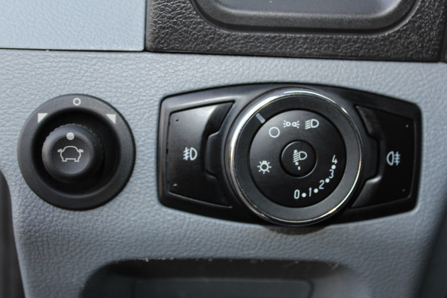 Ford Transit 290 2.0-105pk TDCI L2H2 Ambiente. Compleet ingerichte Ford Transit ! Camera, pdc v+a, airco, ladder achterd., opstaptrede met trekhaak, imperiaal met ladder, omvormer naar 220V, etc etc. Ford Transit 290 2.0-105pk TDCI L2H2 Ambiente. Compleet ingerichte Ford Transit ! Camera, pdc v+a, airco, ladder achterd., opstaptrede met trekhaak, imperiaal met ladder, omvormer naar 220V, etc etc.