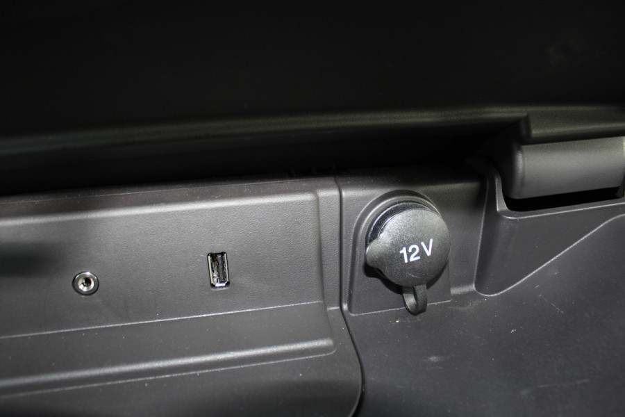 Ford Transit 290 2.0-105pk TDCI L2H2 Ambiente. Compleet ingerichte Ford Transit ! Camera, pdc v+a, airco, ladder achterd., opstaptrede met trekhaak, imperiaal met ladder, omvormer naar 220V, etc etc. Ford Transit 290 2.0-105pk TDCI L2H2 Ambiente. Compleet ingerichte Ford Transit ! Camera, pdc v+a, airco, ladder achterd., opstaptrede met trekhaak, imperiaal met ladder, omvormer naar 220V, etc etc.